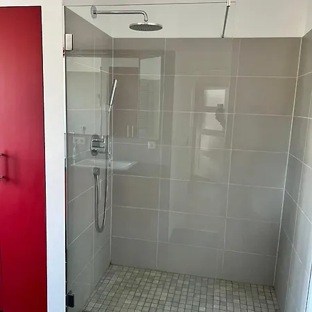 Geraeumig, Modern Und Perfekt Angebunden! 아파트 *