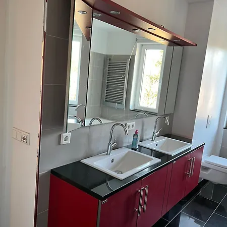 Apartment Geraeumig, Modern Und Perfekt Angebunden! *