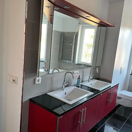 Apartamento Geraeumig, Modern Und Perfekt Angebunden! *