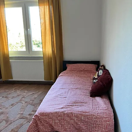 Geräumig, Modern Und Perfekt Angebunden!