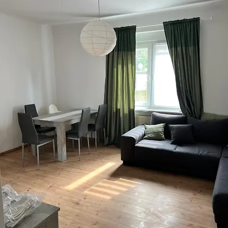 Geraeumig, Modern Und Perfekt Angebunden! Apartment