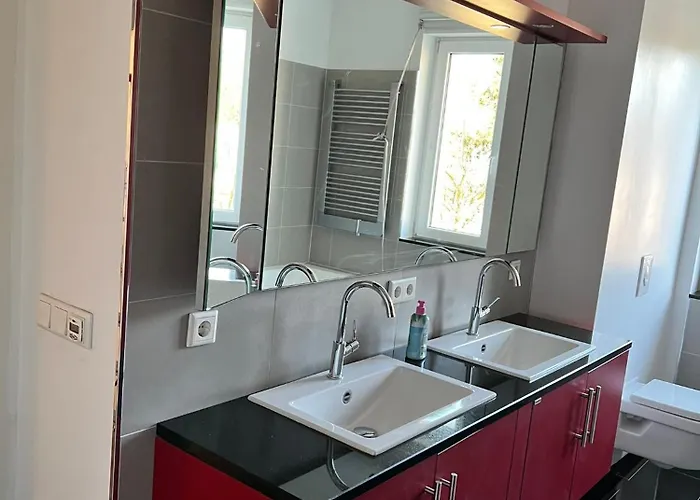 Apartment Geraeumig, Modern Und Perfekt Angebunden! *