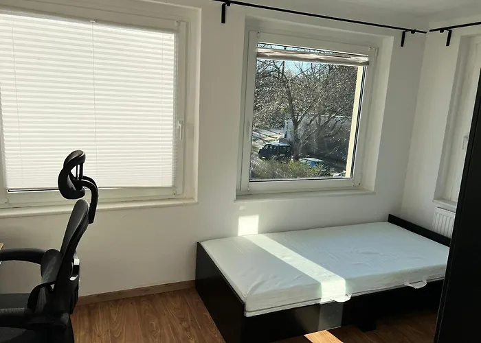 Geraeumig, Modern Und Perfekt Angebunden!